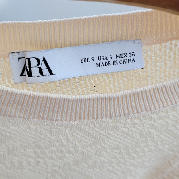 Zara Long Sleeve Ruffled Shoulders Size Small - Picture 3 of 4